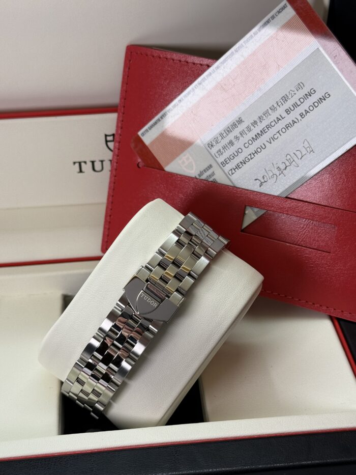 Tudor Glamour Date - immagine 9