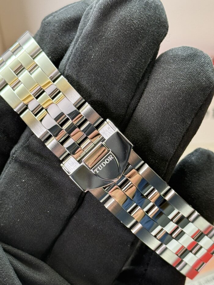Tudor Glamour Date - immagine 11